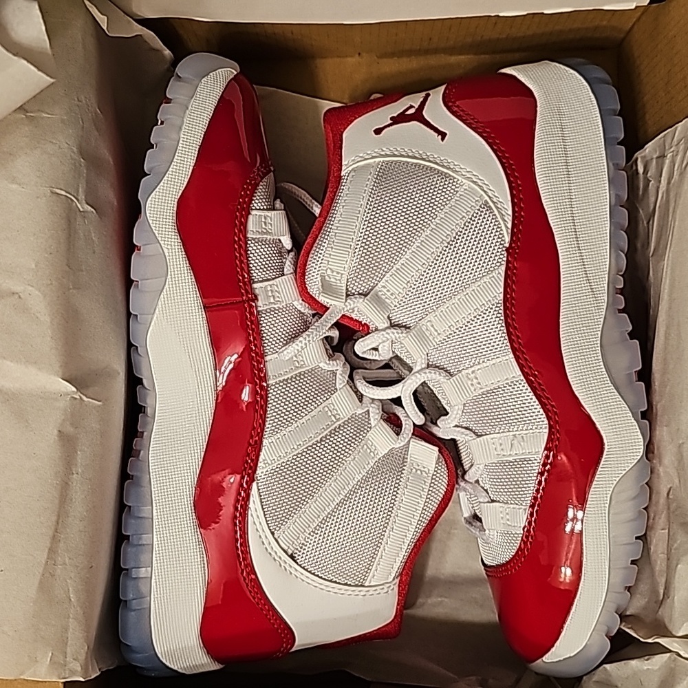 Air Jordan Cherry Preschool Size 2Y